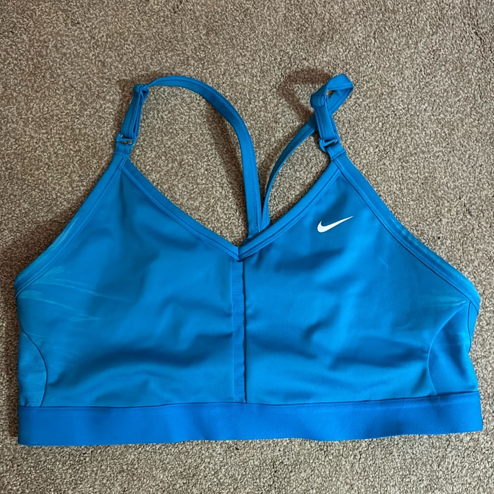 Nike women’s XL sports bra. Good condition.